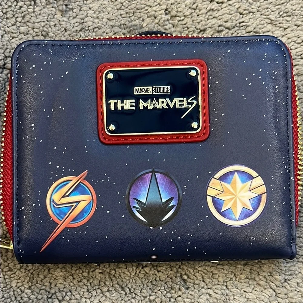 Loungefly Marvel Women's Wallet with Marvel Design NWT Glow in the Dark